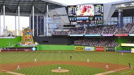 Ferveur autour du terrain de baseball