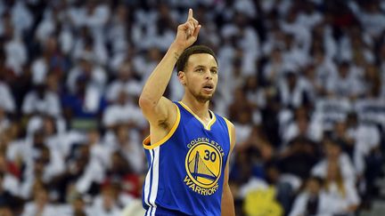 Stephen Curry a réalisé une saison record avec 286 trois points marqués (STACY REVERE / GETTY IMAGES NORTH AMERICA)