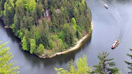 &nbsp; (Randonnée en pays horloger © Office tourisme Franche-Comté)