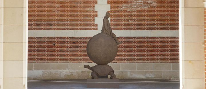 "Le Locataire", une installation de Gloria Friedmann dans les écuries du Domaine de Chaumont-sur-Loire. (ERIC SANDER)