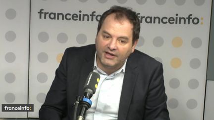 François Aubel, le rédacteur en chef du "Figaro TV Magazine"&nbsp;et du "Parisien TV Magazine", invité d'Info Médias vendredi 20 janvier. (FRANCEINFO / RADIOFRANCE)