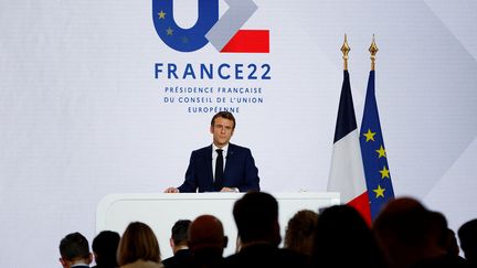 Emmanuel Macron lors de sa conférence de presse le 9 décembre 2021. (LUDOVIC MARIN / POOL / AFP)