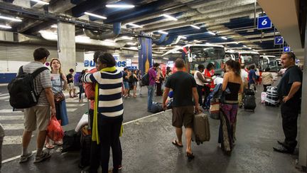 &nbsp; (Départ en vacances depuis la gare routière de Bagnolet à l'est de Paris © Sipa/Romuald Meigneux)