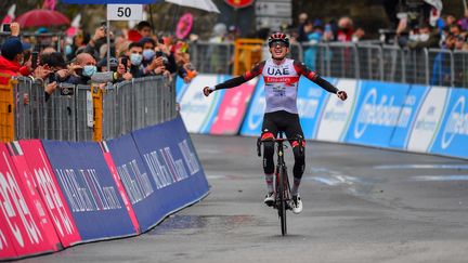 L'Américain Joe Dombrowski a remporté un succès de prestige, mardi 11 mai 2021, à Sestola, à l'occasion de la 4e étape du Giro. (DARIO BELINGHERI / AFP)