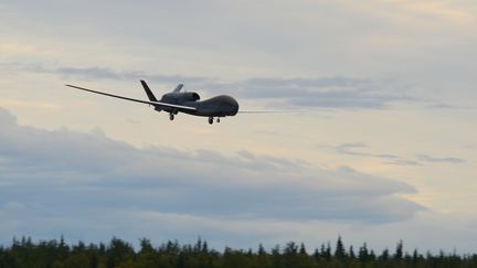 Un drone américain photographié le 16 août 2018, en Alaska.&nbsp; (TRISTAN D. VIGLIANCO / US AIR FORCE / AFP)