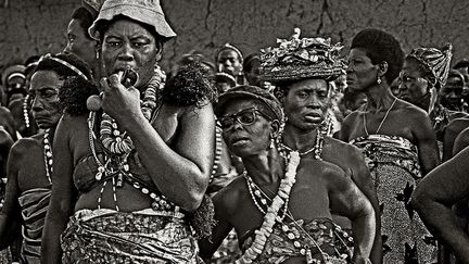 Adeptes et danseuses du Bénin (Anfoin, Togo, 1988).&nbsp; &nbsp; (CATHERINE DE CLIPPEL)