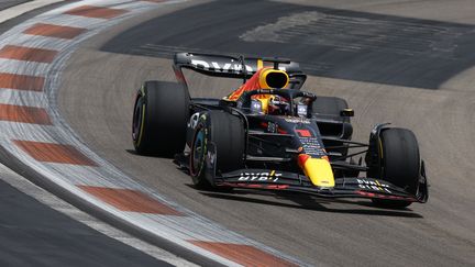 Max Verstappen (Red Bull) lors de la troisième séance d'essais libres du Grand Prix de Miami de Formule 1, le 7 mai 2022 (EVA MARIE UZCATEGUI TRINKL / ANADOLU AGENCY via AFP)