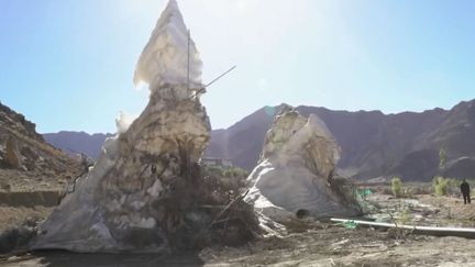 Inde : l'homme qui fabrique des glaciers dans l'Himalaya