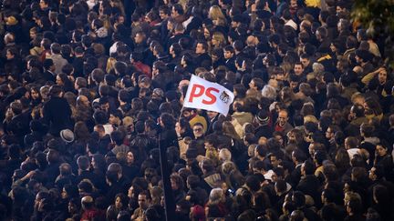 A Paris, le 6 mai 2012, au soir de l'&eacute;lection de Fran&ccedil;ois Hollande. (BERTRAND LANGLOIS / AFP)