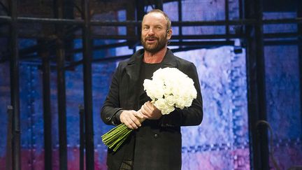 Sting à la fin de son spectacle "The Last Ship" à Broadway (9 décembre 2014)
