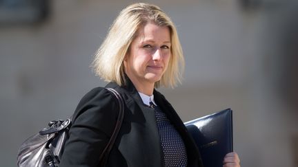 Barbara Pompili, secrétaire d'Etat à la Biodiversité, le 20 avril 2016 dans la cour de l'Elysée (Paris). (CITIZENSIDE / YANN BOHAC / AFP)