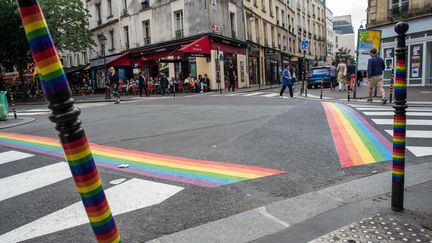 Les nouveaux passages piétons installés en l'honneur de la Quinzaine des fiertés LGBT+ 2018. (MAXPPP)