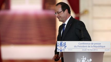 Fran&ccedil;ois Hollande, le 16 mai 2013, &agrave; l'Elys&eacute;e, lors de sa deuxi&egrave;me conf&eacute;rence de presse. (BENOIT TESSIER / REUTERS)