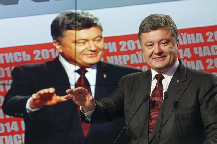 Le pr&eacute;sident ukrainien&nbsp;Petro Porochenko&nbsp;le 26 octobre 2014 &agrave; Kiev (Ukraine),&nbsp;au soir des &eacute;lections l&eacute;gislatives. (VALENTYN OGIRENKO / REUTERS)