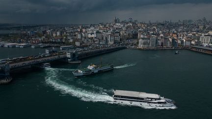 Une vue générale de la ville d'Istanbul depuis le Bosphore (photo d'illustration, le 21 avril 2023) (DIA IMAGES / GETTY IMAGES EUROPE)