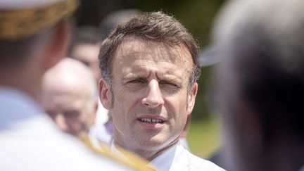 Emmanuel Macron visite une exploitation agricole à Matoury, dans le cadre d'une visite de deux jours en Guyane, le 25 mars 2024. (JODY AMIET / AFP)