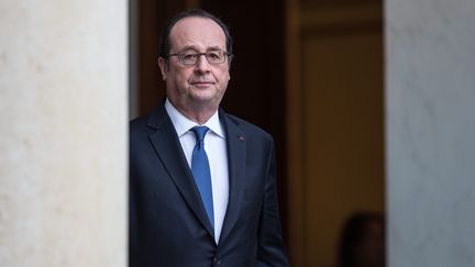 François Hollande, président de la République, sur le perron de l'Elysée à Paris, le 9 mars 2017. (MAXPPP)