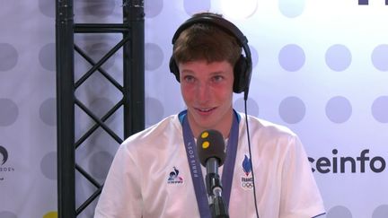 Titouan Castryck dans le studio franceinfo au Club France le 1er aout 2024. (FRANCEINFO / RADIO FRANCE)