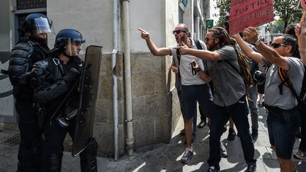 Violences policières : Emmanuel Macron se montre intraitable