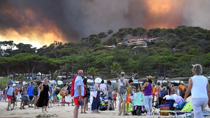 Incendie à Bormes-les-Mimosas : les habitants accueillent les vacanciers chez eux