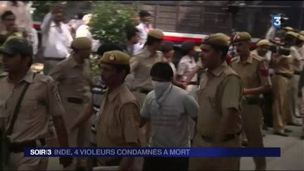 Inde : quatre violeurs condamnés à mort