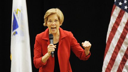 La sénatrice Elizabeth Warren prononce un discours, le 13 octobre 2018, à Roxbury (Massachusetts). (JOSEPH PREZIOSO / AFP)