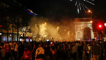 Ligue des champions : interpellations et dégâts sur les Champs-Élysées