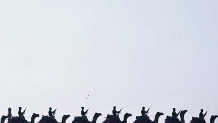 Des gardes fronti&egrave;res indiens r&eacute;p&egrave;tent une c&eacute;r&eacute;monie militaire &agrave; New Delhi (Inde), le 24 janvier 2012. (PARIVARTAN SHARMA / REUTERS)