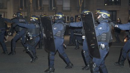 Les forces de l'ordre sont intervenues lors des manifestations contre la réforme des retraites, à Paris, le 20 mars 2023. (FIORA GARENZI / HANS LUCAS / AFP)