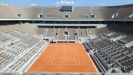 Le court Philippe Chatrier des Internationaux de France Roland Garros. (FABRICE ABGRAAL / RADIOFRANCE)