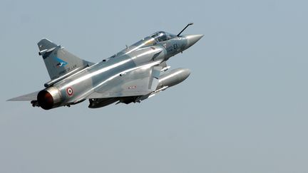 Un&nbsp;Mirage 2000-5, le m&ecirc;me type d'avion que celui qui s'est &eacute;cras&eacute; le 3 octobre 2012 pr&egrave;s de Luxeuil (Haute-Sa&ocirc;ne). (STEPHAN AGOSTINI / AFP)