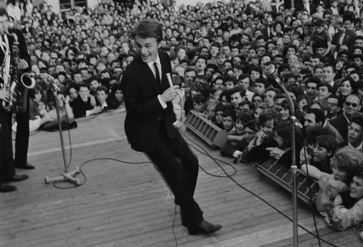 Claude François en concert en plein-air à St-Ouen.
 (Roger Kasparian)