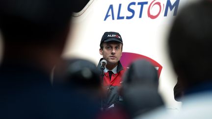 Le ministre de l'Economie et de l'Industrie, Emmanuel Macron, prend la parole pendant sa visite à l'usine Alstom de Belfort, le 28 mai 2015. (FREDERICK FLORIN / AFP)