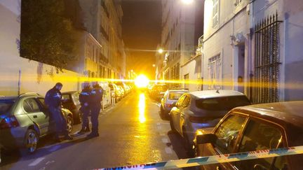 Un immeuble de quatre étages s'est effondré rue de Tivoli à Marseille (Bouches-du-Rhône) dans la nuit de samedi à dimanche. (JULIETTE PIERRON / RADIO FRANCE)