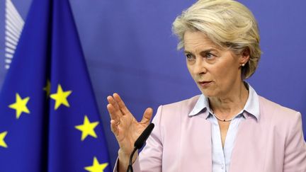 Ursula&nbsp;von&nbsp;der Leyen&nbsp;présente les propositions de la commission sur la crise énergétique à Bruxelles (Belgique), le 7 septembre 2022. (OLIVIER HOSLET / EPA)