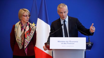 Bruno Le Maire s'exprime lors d'une conférence de presse sur l'affaire Lactalis, le 11 janvier 2018, au ministère de l'Economie, à Paris. (CHRISTIAN HARTMANN / REUTERS)