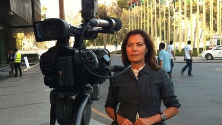 La journaliste Mémona Hintermann, en Libye pour l'élection du Congrès national, le 7 juillet 2012. (FTV/Mémona Hintermann)