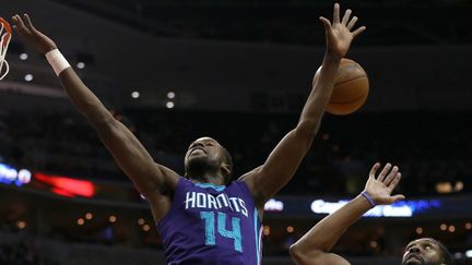 Michael Kidd-Gilchrist ne rejouera plus en 2015  (PATRICK SMITH / GETTY IMAGES NORTH AMERICA)