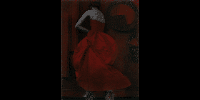 La robe rouge, 2010
 (Sarah Moon)