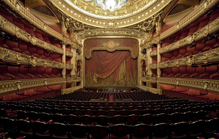 Grande salle du Palais Garnier, à Paris. (JEAN-PIERRE DELAGARDE / OPERA NATIONAL DE PARIS)