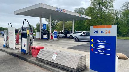 Les signalements de pannes après ravitaillement dans les stations Leclerc en Gironde se multiplient.  (SARAH SALTIEL-RAGOT / RADIO FRANCE)