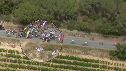 Tour de France : Thibaut Pinot chute à l'arrière du peloton à 137 km de l'arrivée