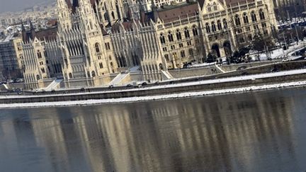 Le Parlement hongrois en bordure du Danube: ça tangue à Budapest... (AFP - ATTILA KISBENEDEK)