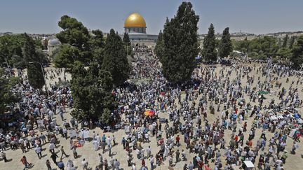 L'esplanade des Mosquées et la mosquée Al-Aqsa au premier jour du ramadan à Jérusalem, le 18 mai 2018.&nbsp; (AHMAD GHARABLI / AFP)