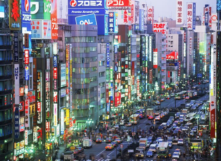 Encombrements dans l'arrondissement de Shinjuku, &agrave; Tokyo (Japon),&nbsp;en septembre 2011.&nbsp; (CHAD EHLERS / TIPS / AFP)