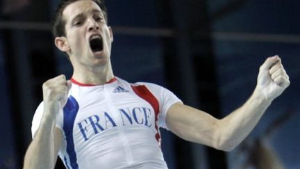 Renaud Lavillenie remporte&nbsp;l'or &agrave; la perche aux Mondiaux en salle d'athl&eacute;tisme &agrave; Istanbul avec un saut &agrave; 5,95 m. (TOLGA BOZOGLU / EPA / MAXPPP)