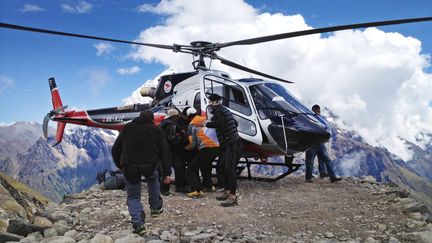 Le corps d'un des trois Fran&ccedil;ais disparus dans une avalanche au N&eacute;pal a &eacute;t&eacute; retrouv&eacute;, le 4 octobre 2012, une semaine apr&egrave;s la fin des recherches. (SIMRIK AIR / MAXPPP)