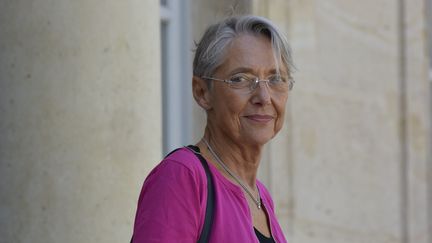 Elisabeth Borne&nbsp;sur le perron du palais de l'Elysée, le 11 mai 2022, à Paris. (DANIEL PIER / NURPHOTO / AFP)