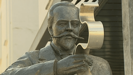 Statue de Victor Planchon à Boulogne-sur-Mer
 (Capture d&#039;image France3/Culturebox)