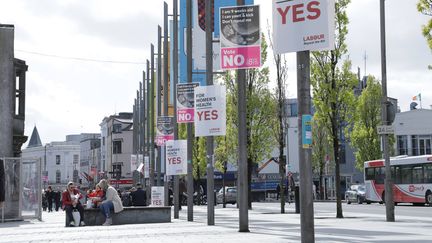 Le centre-ville de Galway en Irlande, le 3 mai 2018. (ELISE LAMBERT/FRANCEINFO)